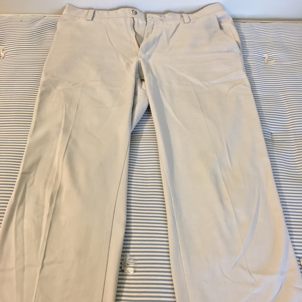 Dockers Cream Color Slim Fit Khaki Pants